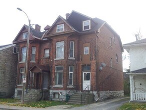 Building Photo - 156 Johnson St