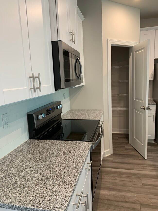 Foto del edificio - 2332 Belterra Dr