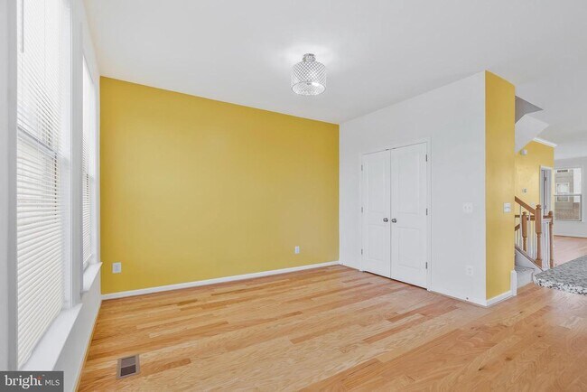 Foto del edificio - 42502 Dogwood Glen Square