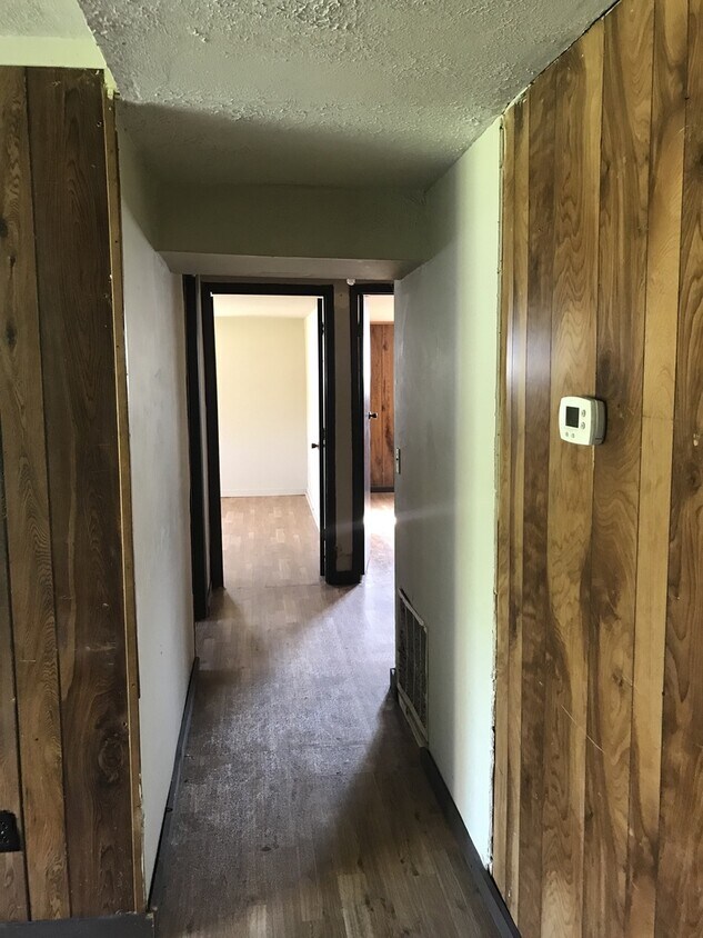 Foto del edificio - Two Bedroom St. Albans Apartment