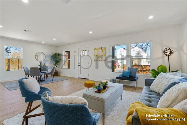 Foto del edificio - 6811 Montana St