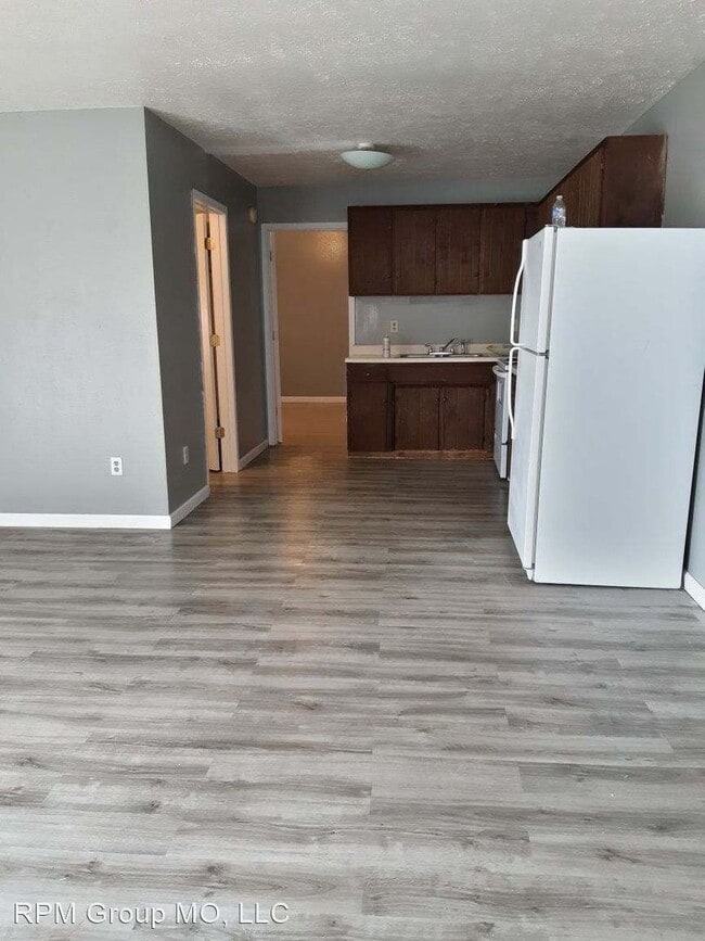Building Photo - 150 Songbird Dr