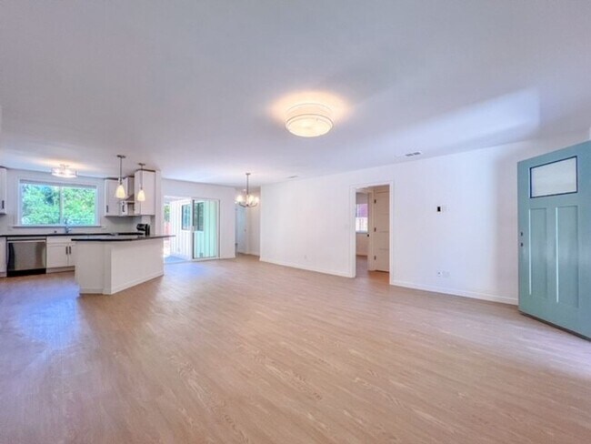 Building Photo - Beautifully Remodeled Three Bedroom Home