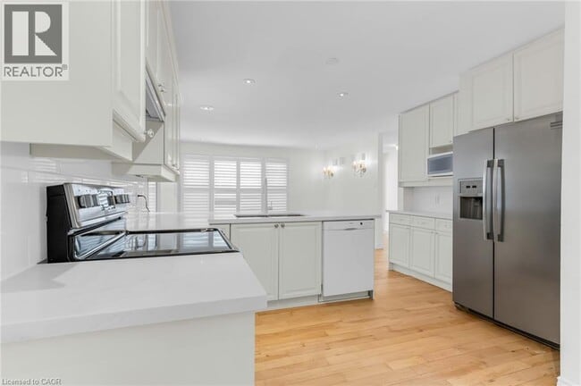 Building Photo - 79 Central Dr