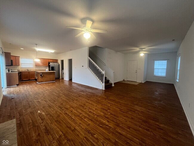 Foto del edificio - 857 Hildebrand Dr