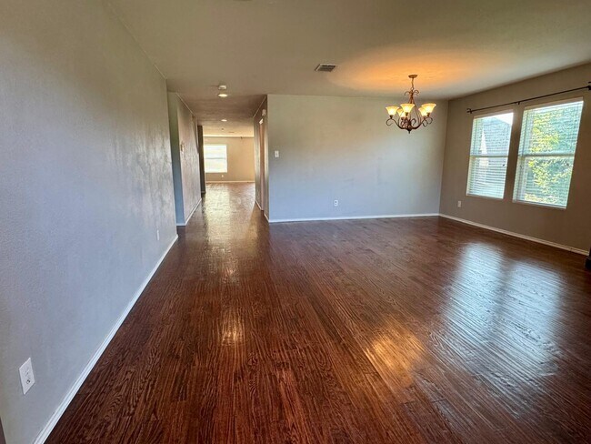 Foto del edificio - 13287 Fowler Dr