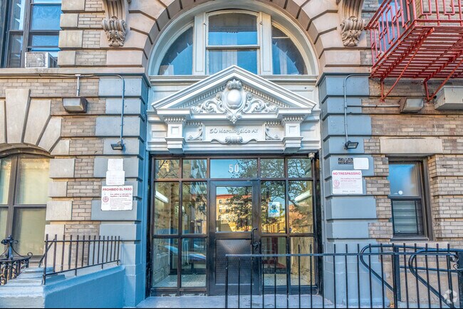 Building Photo - La Touraine