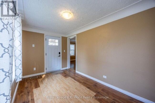 Building Photo - 94 Potters Rd