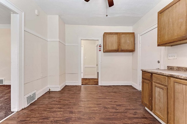 Building Photo - 3608 E 147th St
