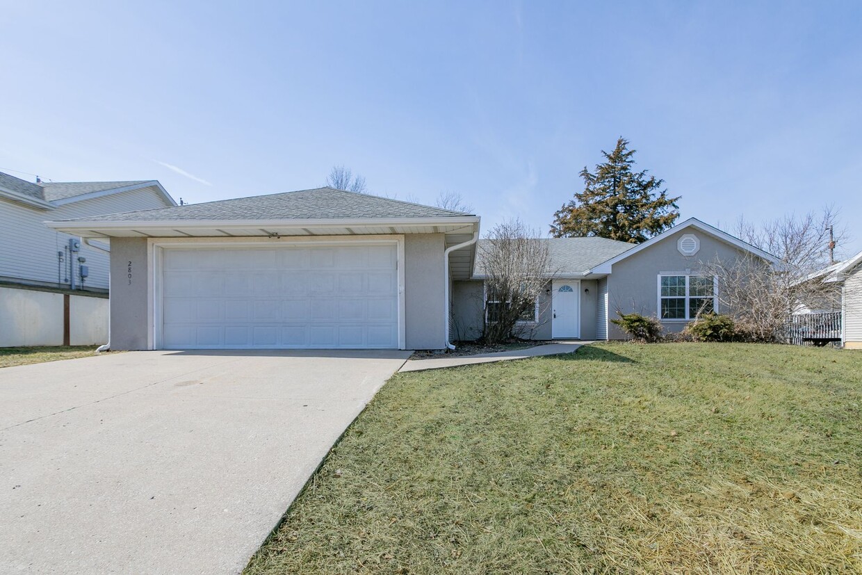 Primary Photo - Recently Remodeled house in North Columbia!