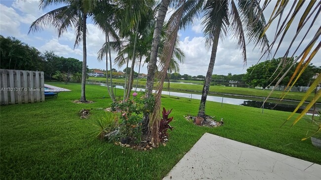 Foto del edificio - 9480 NW 10th St