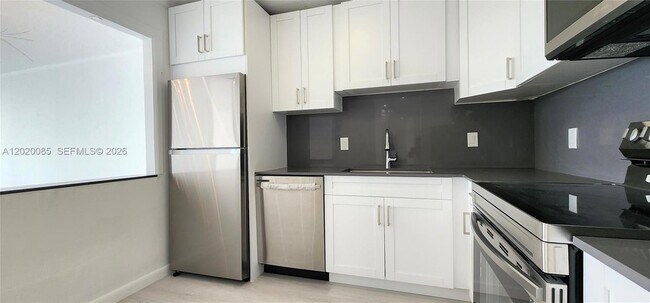 Building Photo - 1200 NE Miami Gardens Dr