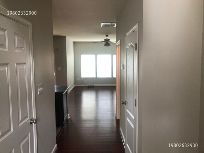 Foto del edificio - 2123 Shady Pond Dr