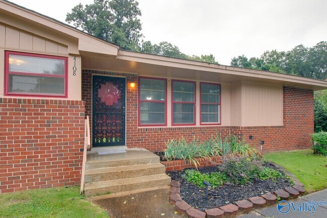 Building Photo - 4108 Lakeview Dr NW