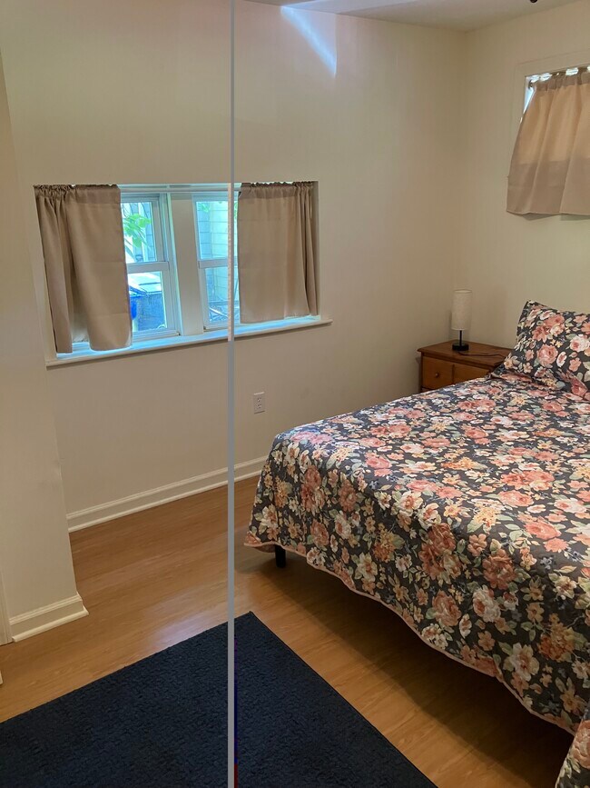Cama Queen - principal - 30 Forest St