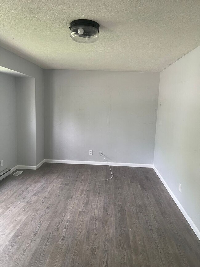 Foto del edificio - 3 bed 1.5 bath 1500