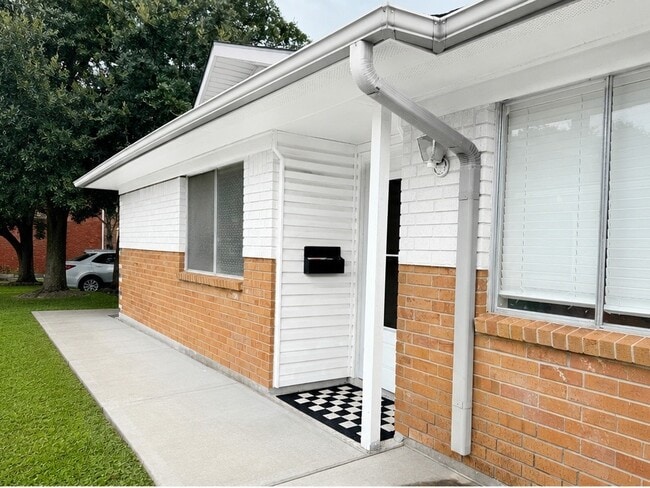 Building Photo - 1432 Ramada Dr