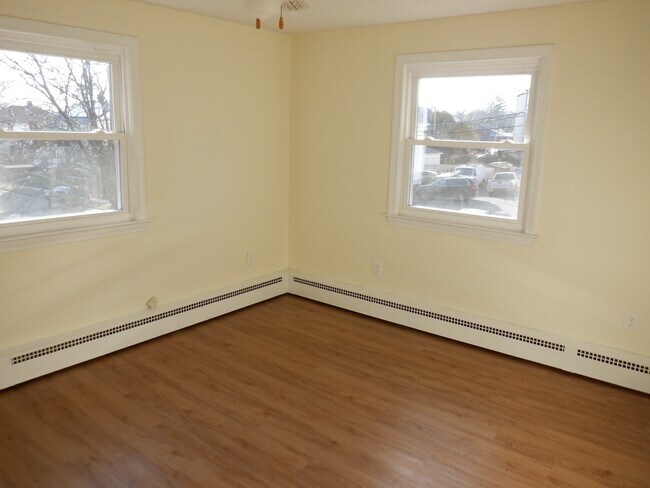 Building Photo - 4 Nesbit Ave