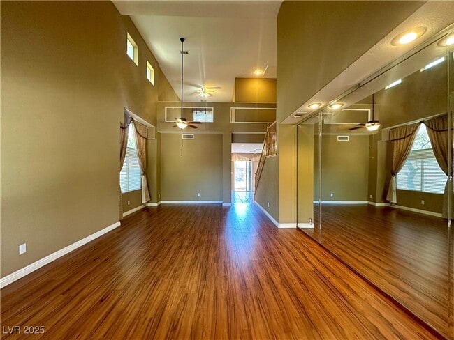 Foto del edificio - 2705 Sweet Willow Ln