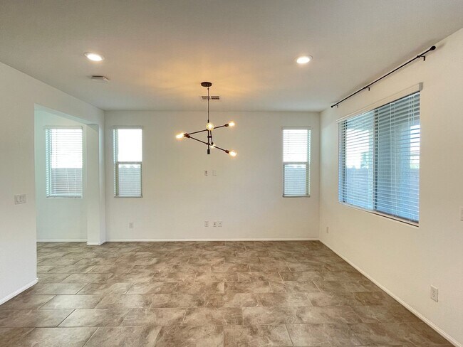 Foto del edificio - Wonderful 2-story home in Mountains Edge!!