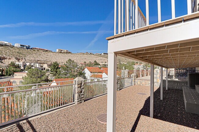 Building Photo - 4717 Excalibur Dr