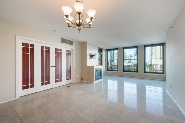 Foto del edificio - 500 W Harbor Dr