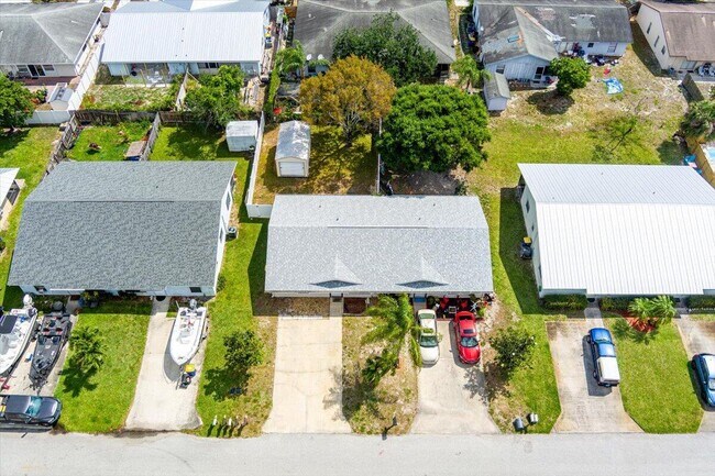 Foto del edificio - 8997 SE Sandy Ln