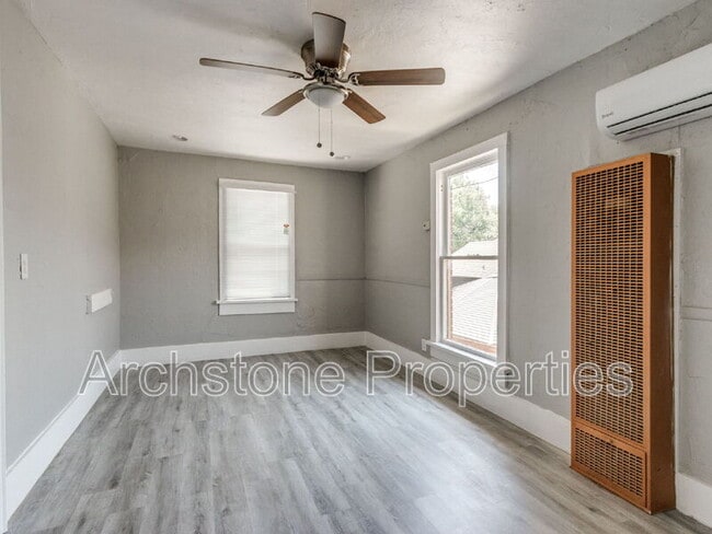 Building Photo - 4407 N Military Ave