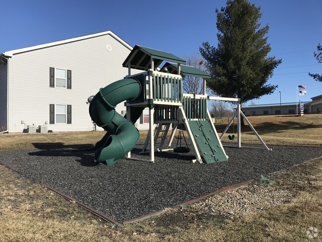 Building Photo - SUNDANCE MARSHALLTOWN APARTMENTS