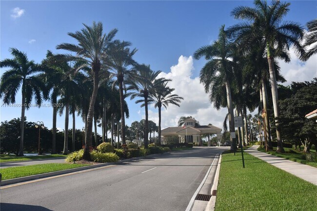 Foto del edificio - 6190 SW 195th Ave