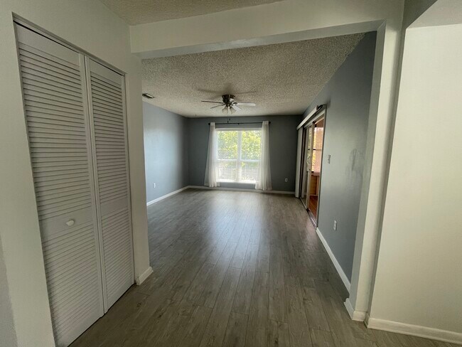 Foto del edificio - 610 Windrush Bay Dr