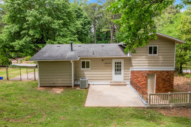Building Photo - 2080 Dundee Dr SE