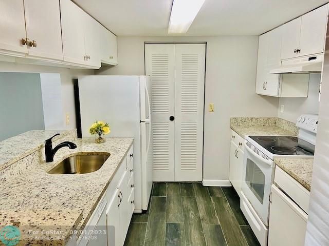 Foto del edificio - 9733 Westview Dr