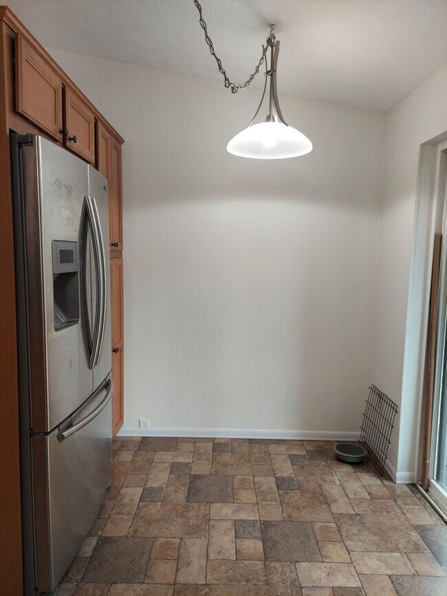 Building Photo - 3 Bedroom Home in Edgewater Estates!