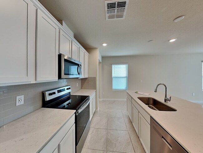 Building Photo - Gorgeous 4/2 in Clermont, FL