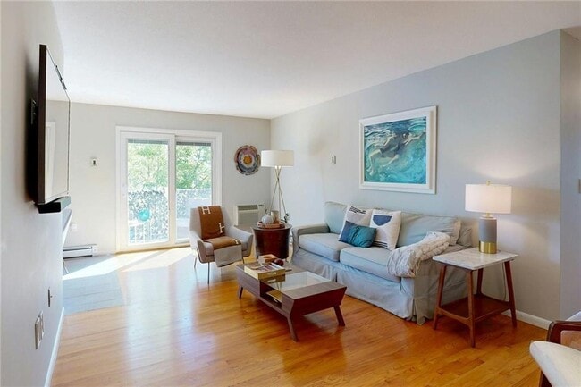 Foto del edificio - 43 Bullocks Point Ave