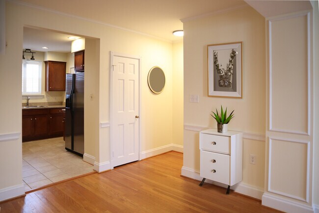 Foto del edificio - 27 W Lock Ln