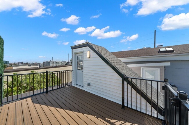 Building Photo - 604 Palisade Ave