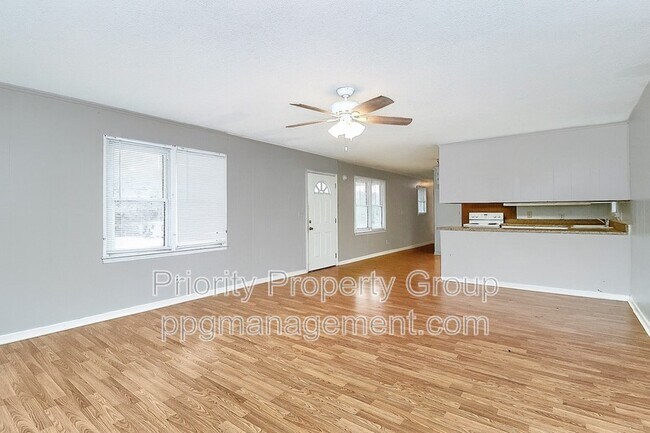 Building Photo - 110 Maudie Ln