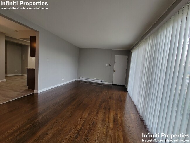 Building Photo - 3115 W 79th St