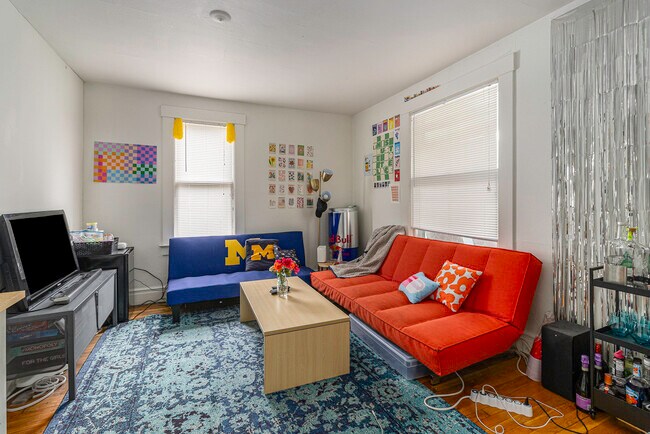 Foto del edificio - 827 Brookwood Pl