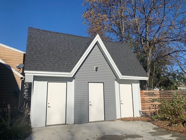 Building Photo - 389