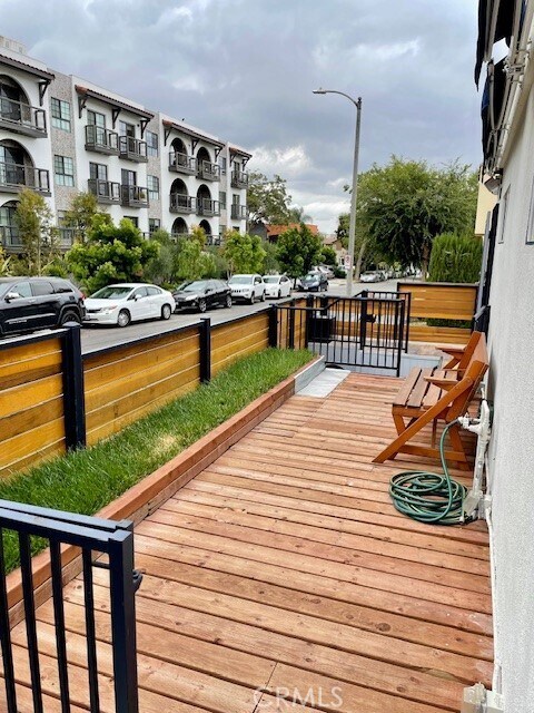 Foto del edificio - 1349 N Formosa Ave