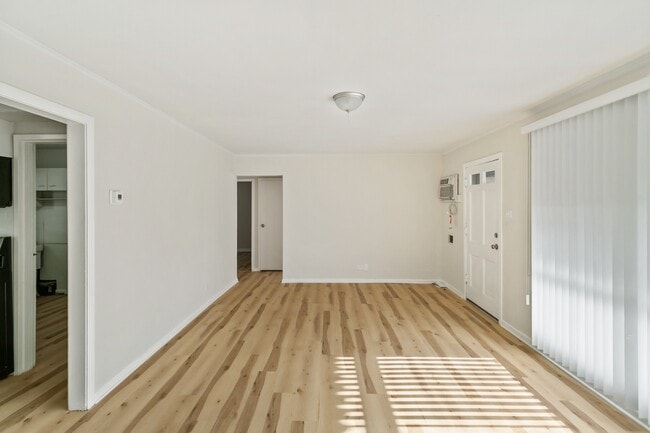 Building Photo - 28 Apple Ln