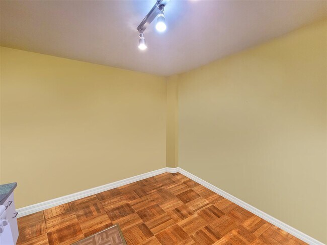 Foto del edificio - 429 Fairmount Ave