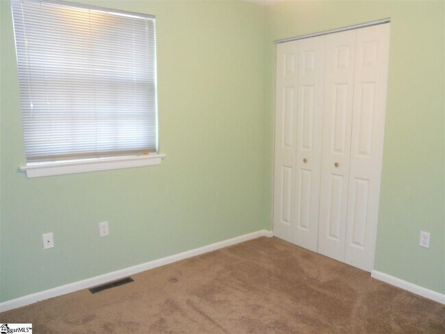 Foto del edificio - 2530 E North St