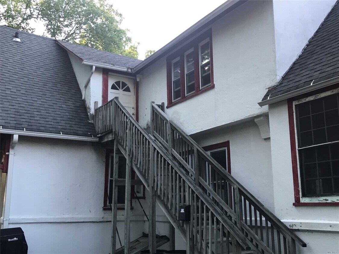 Primary Photo - 431 New York Ave