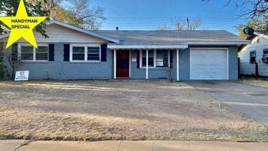Building Photo - 2912 E Baylor St