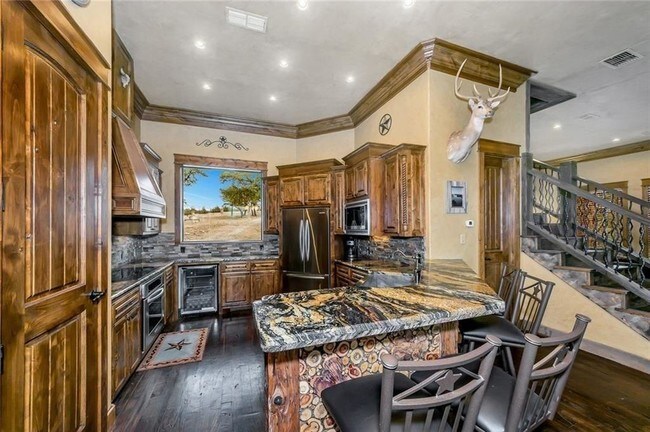 Building Photo - 7009 W Hells Gate Dr