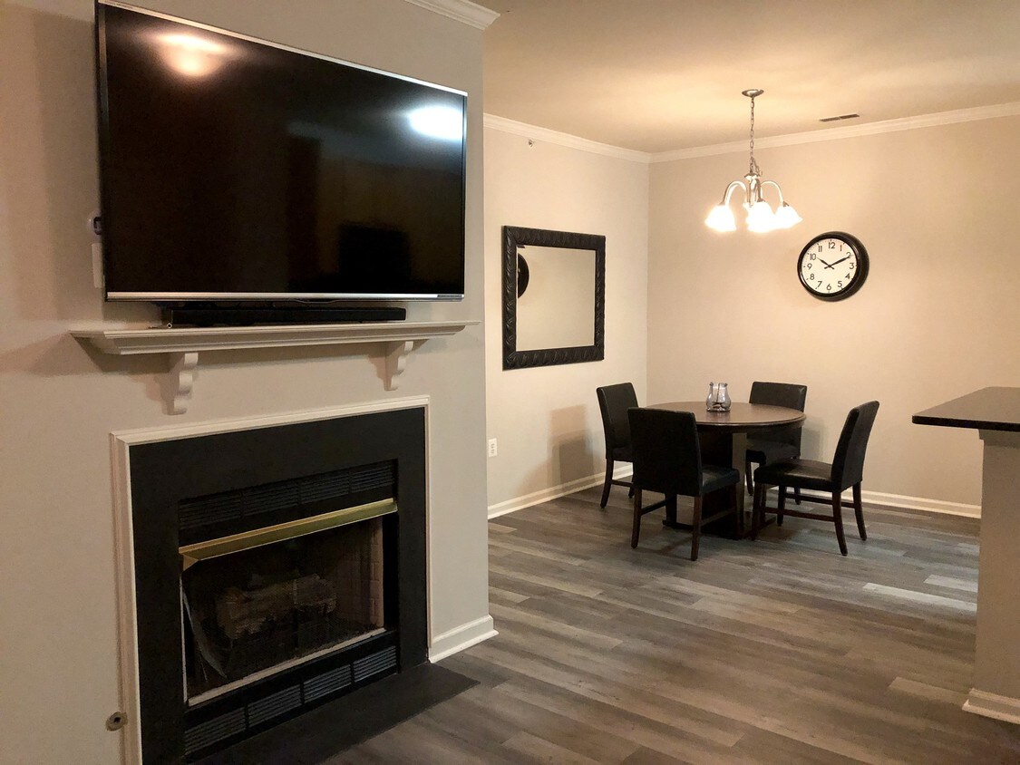 Foto principal - 1516 North Point Dr